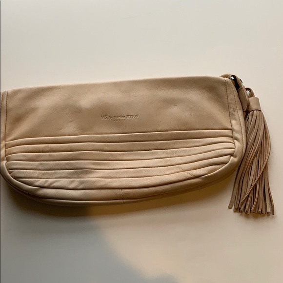 clutch - Picture 1 of 2